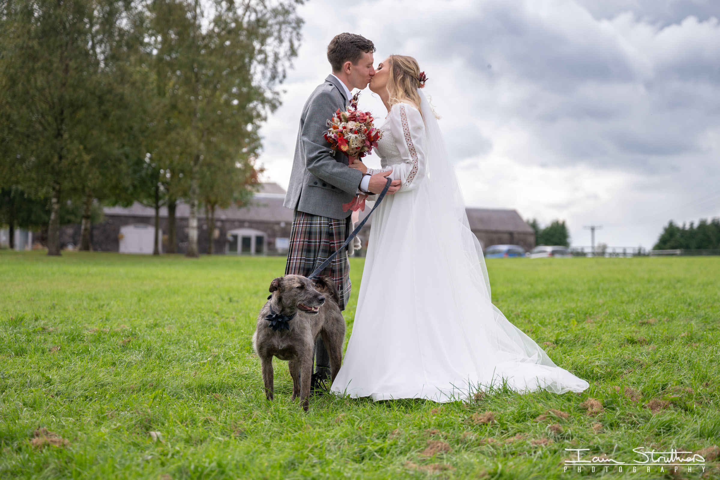 Ali & Alan wedding photograph 33