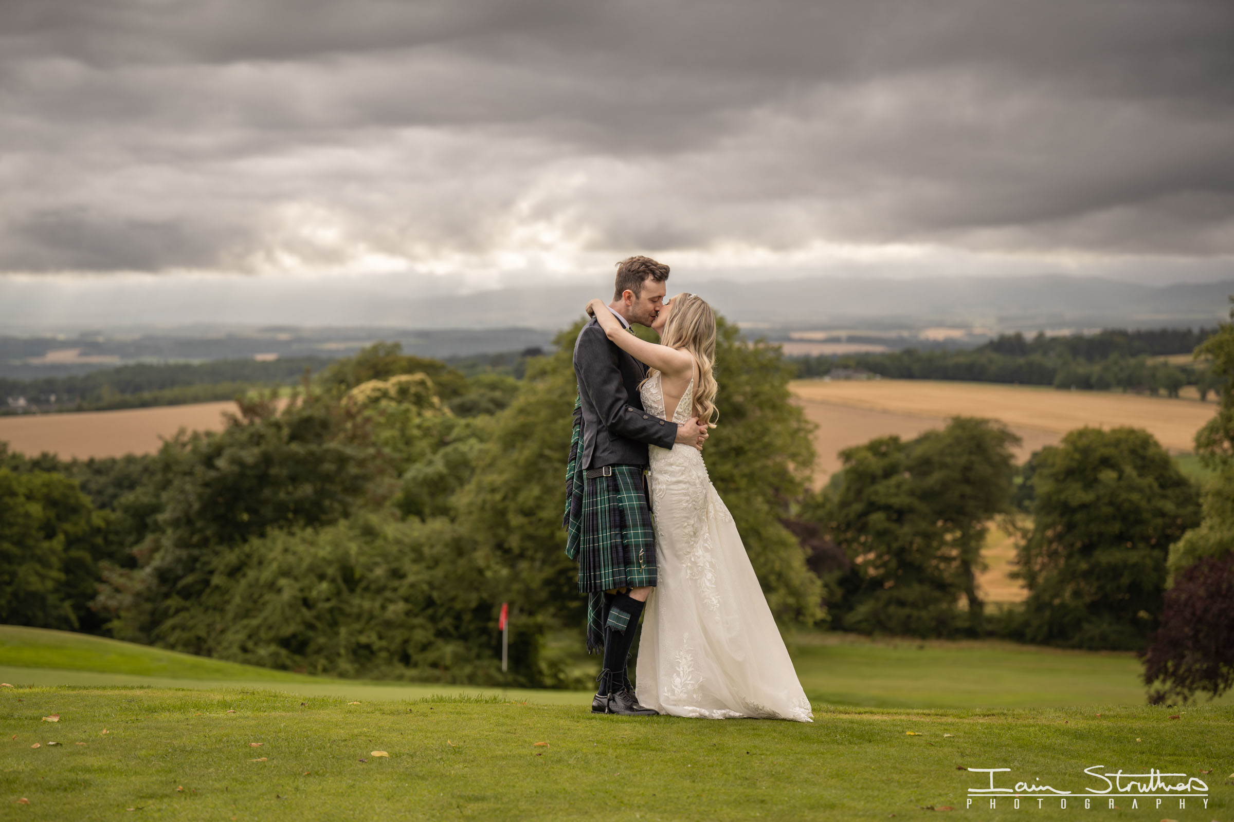 Amy & Martin wedding photograph 36