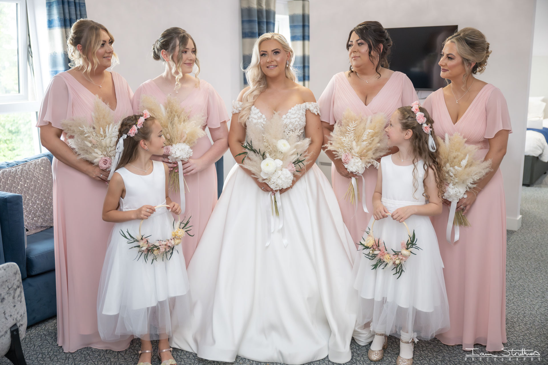 Anny & Rhys wedding photograph 16