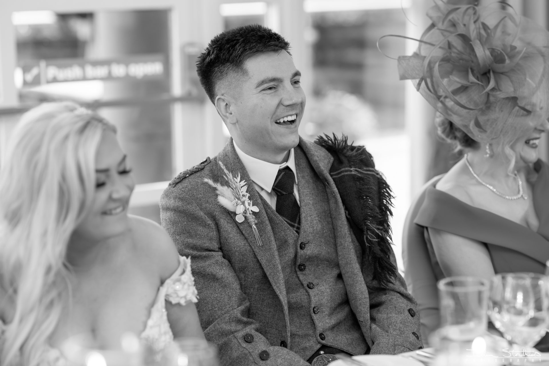 Anny & Rhys wedding photograph 35