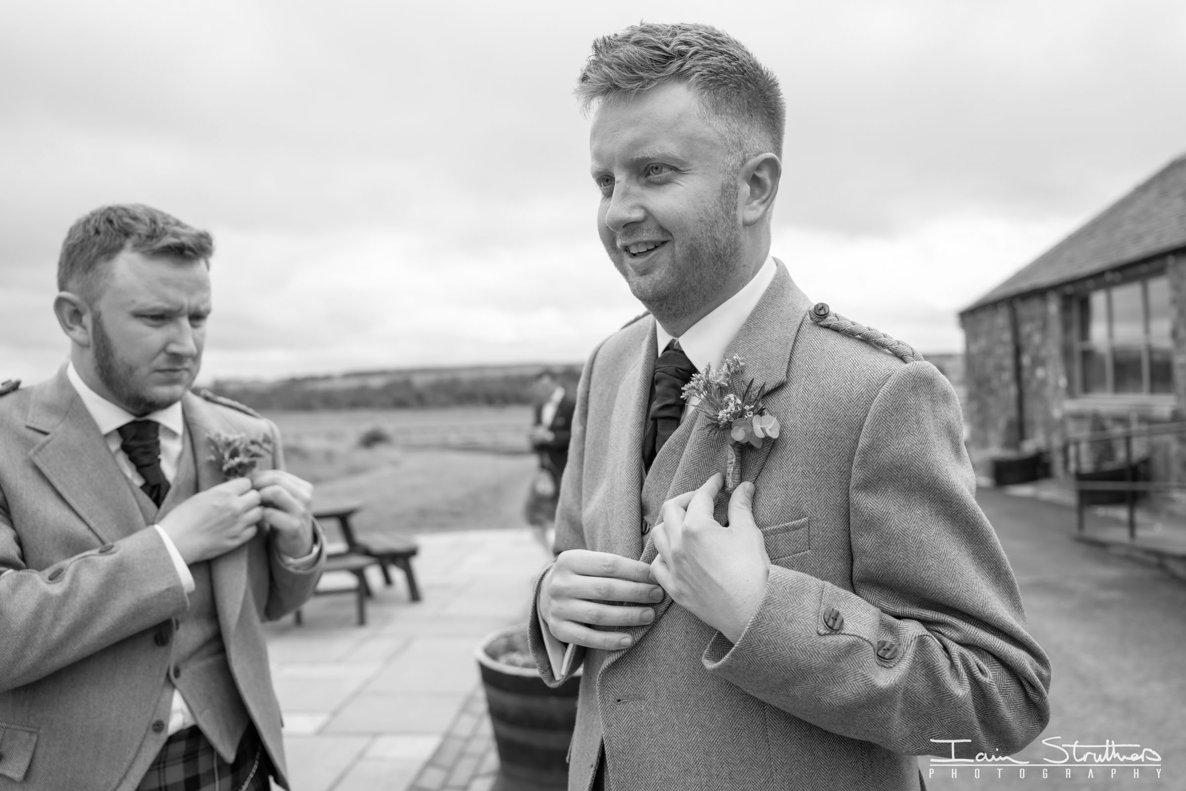 Ashlee & Tom wedding at Bachilton Barn