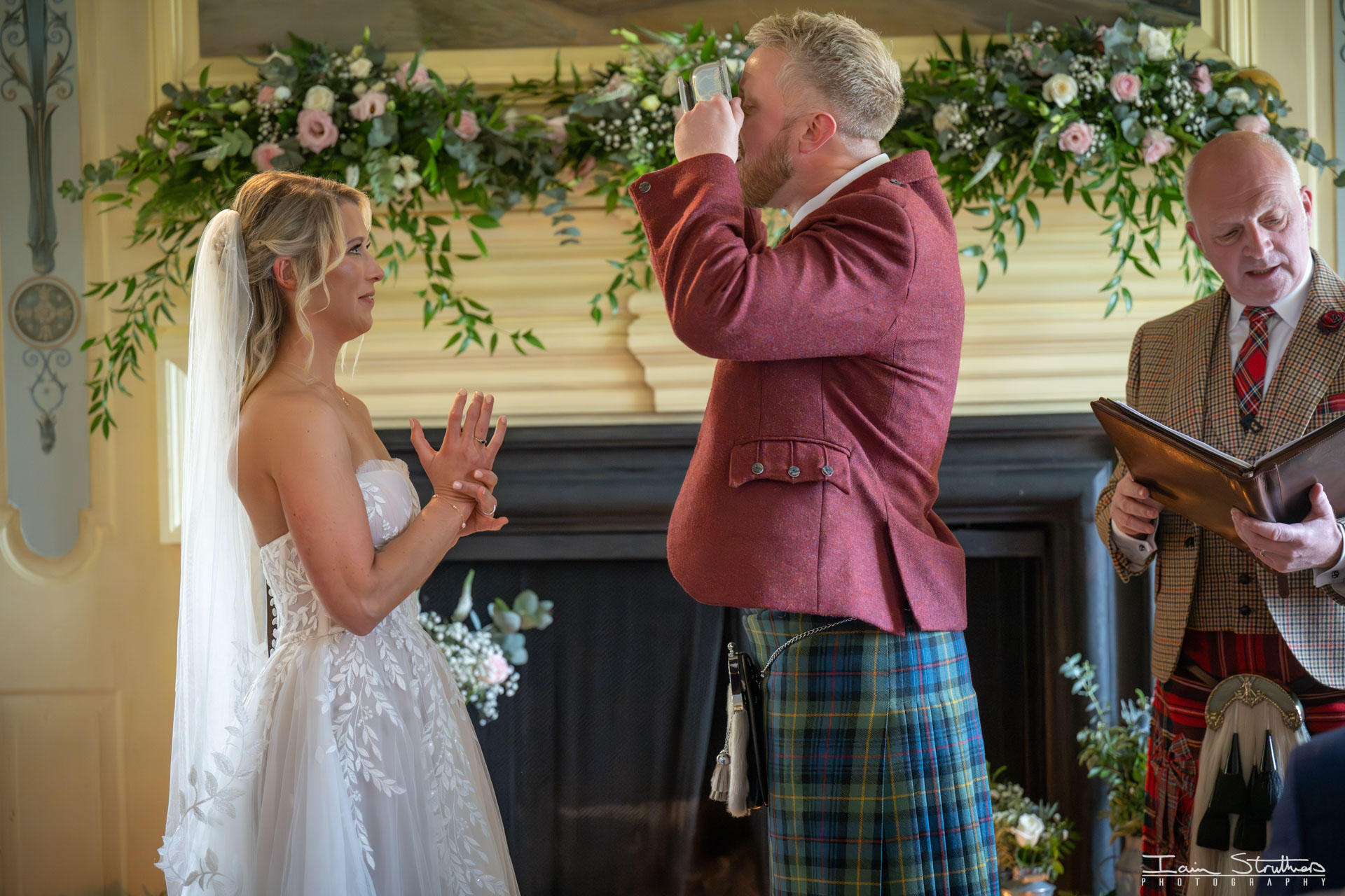 Brenna & Callum wedding photograph 23