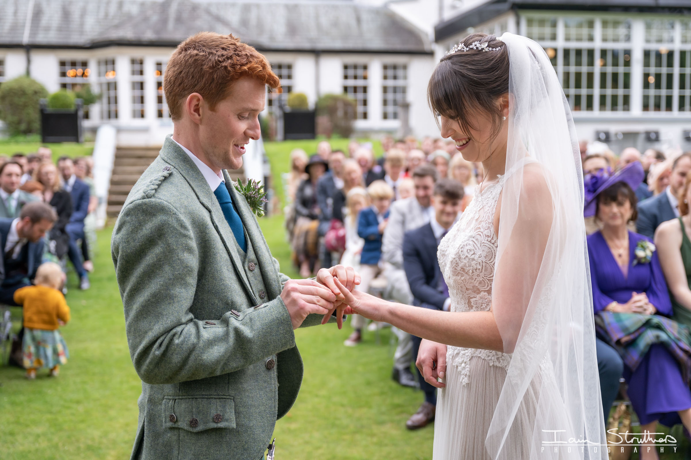 Bryony & Cameron wedding photograph 21