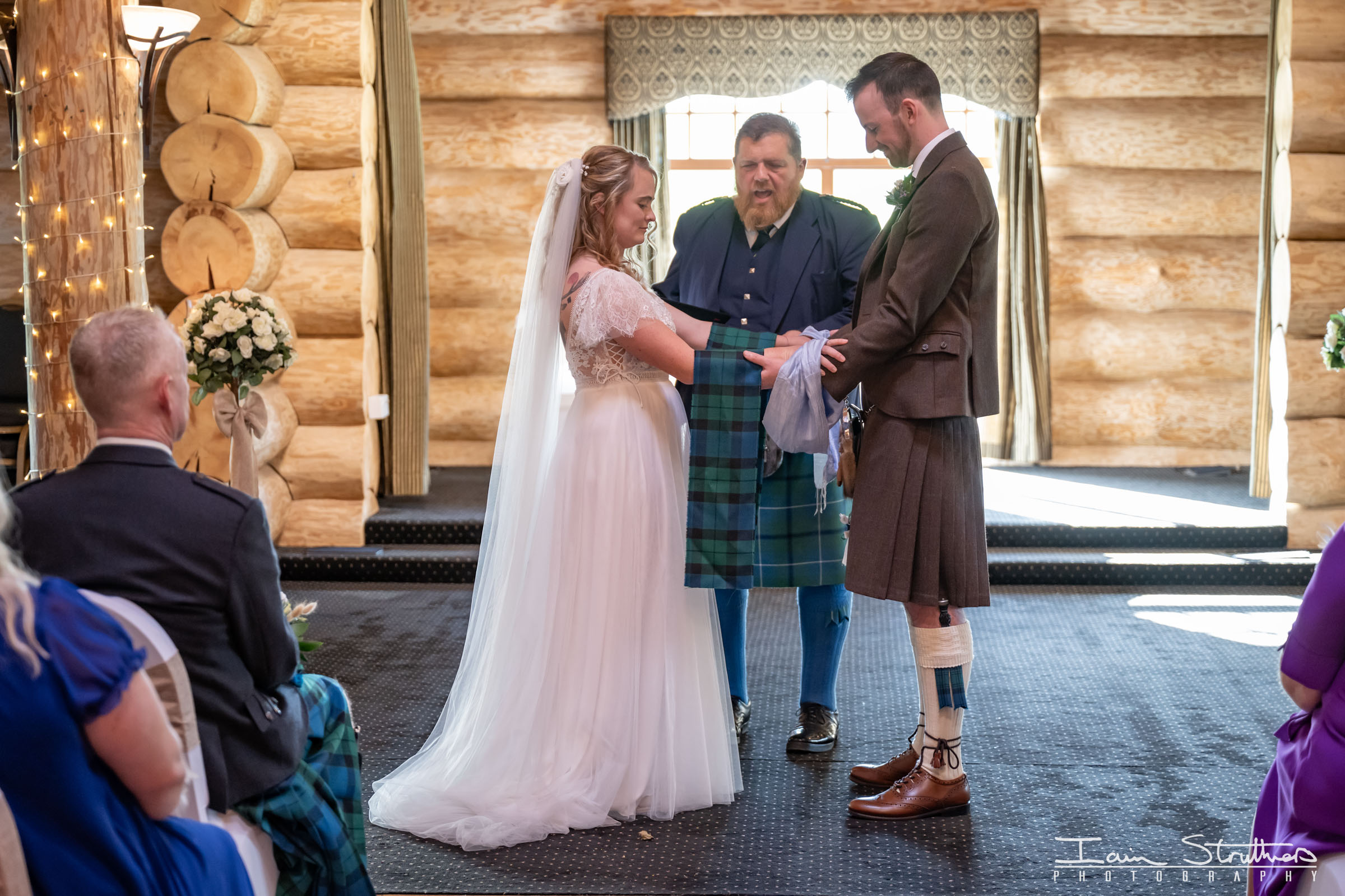 Claire & Finlay wedding photograph 10