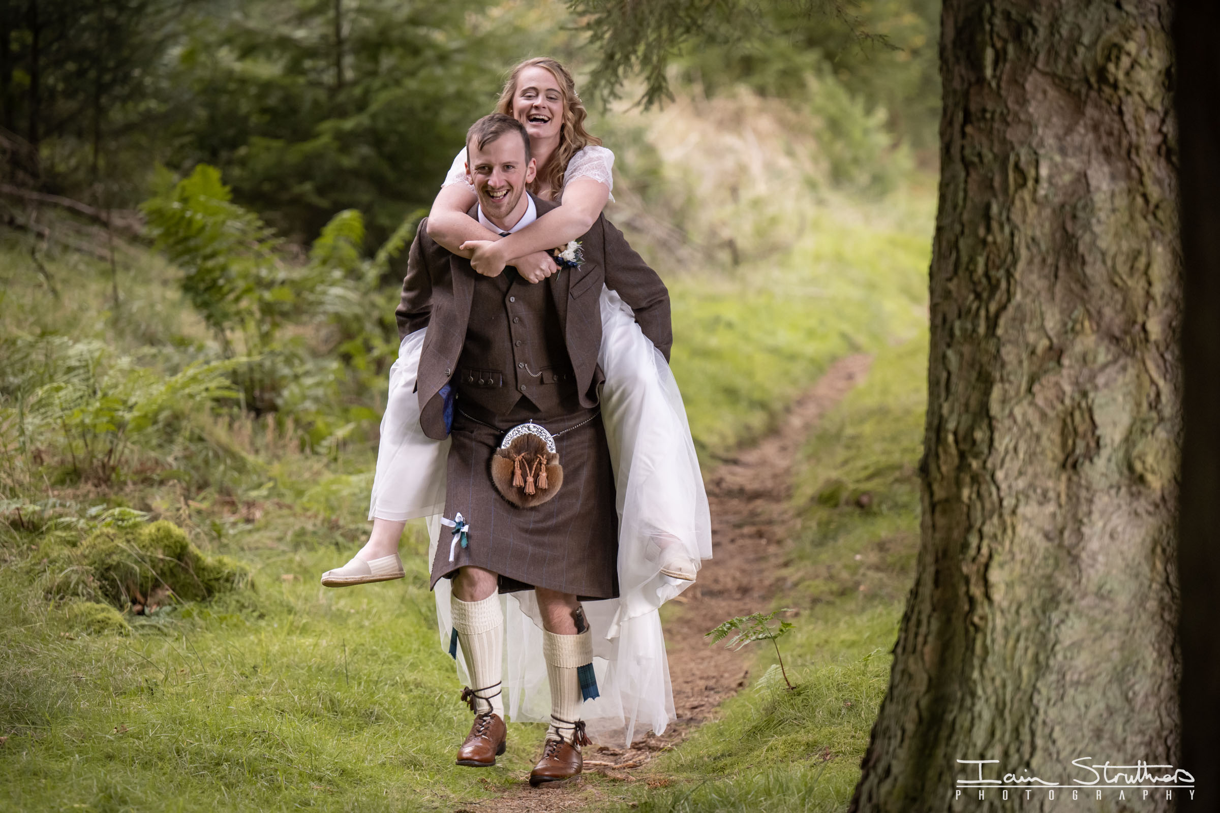 Claire & Finlay wedding photograph 24