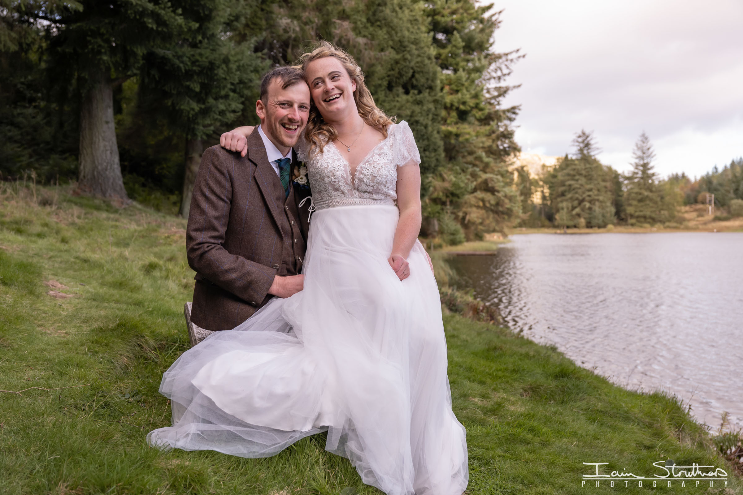 Claire & Finlay wedding photograph 27