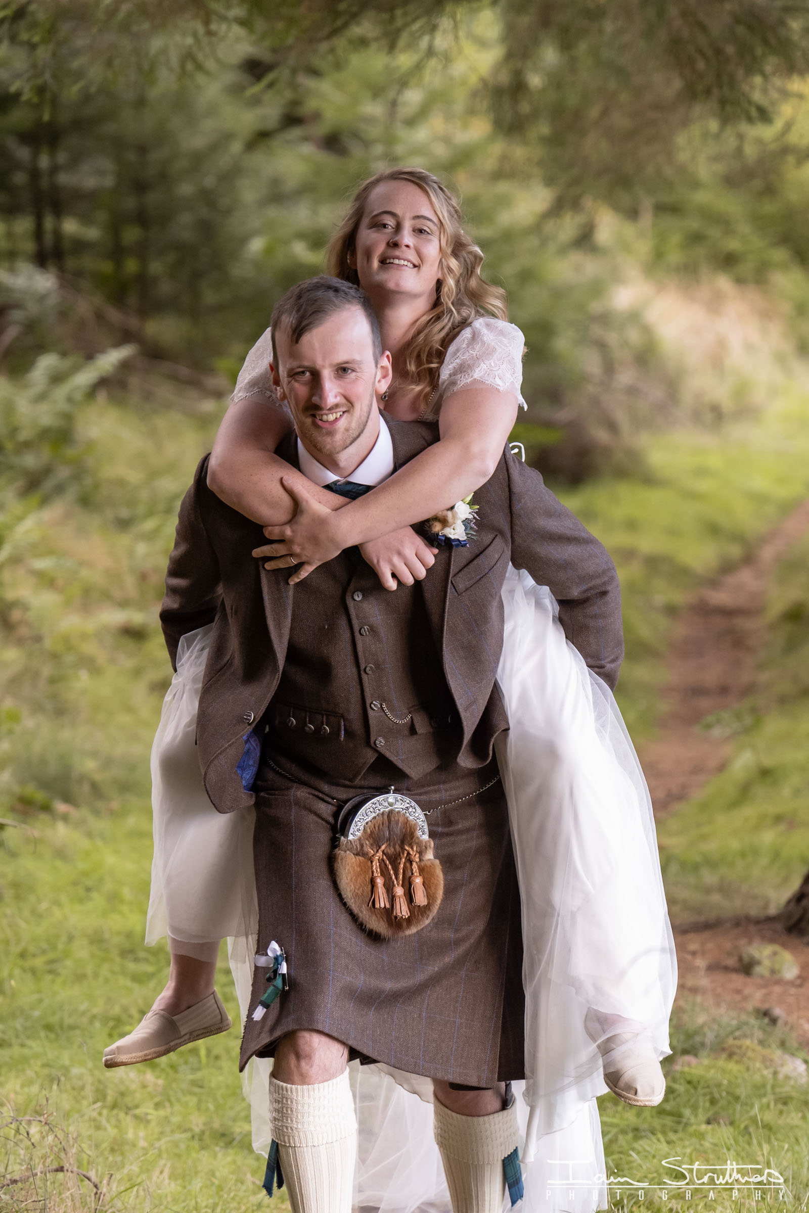 Claire & Finlay wedding photograph 83