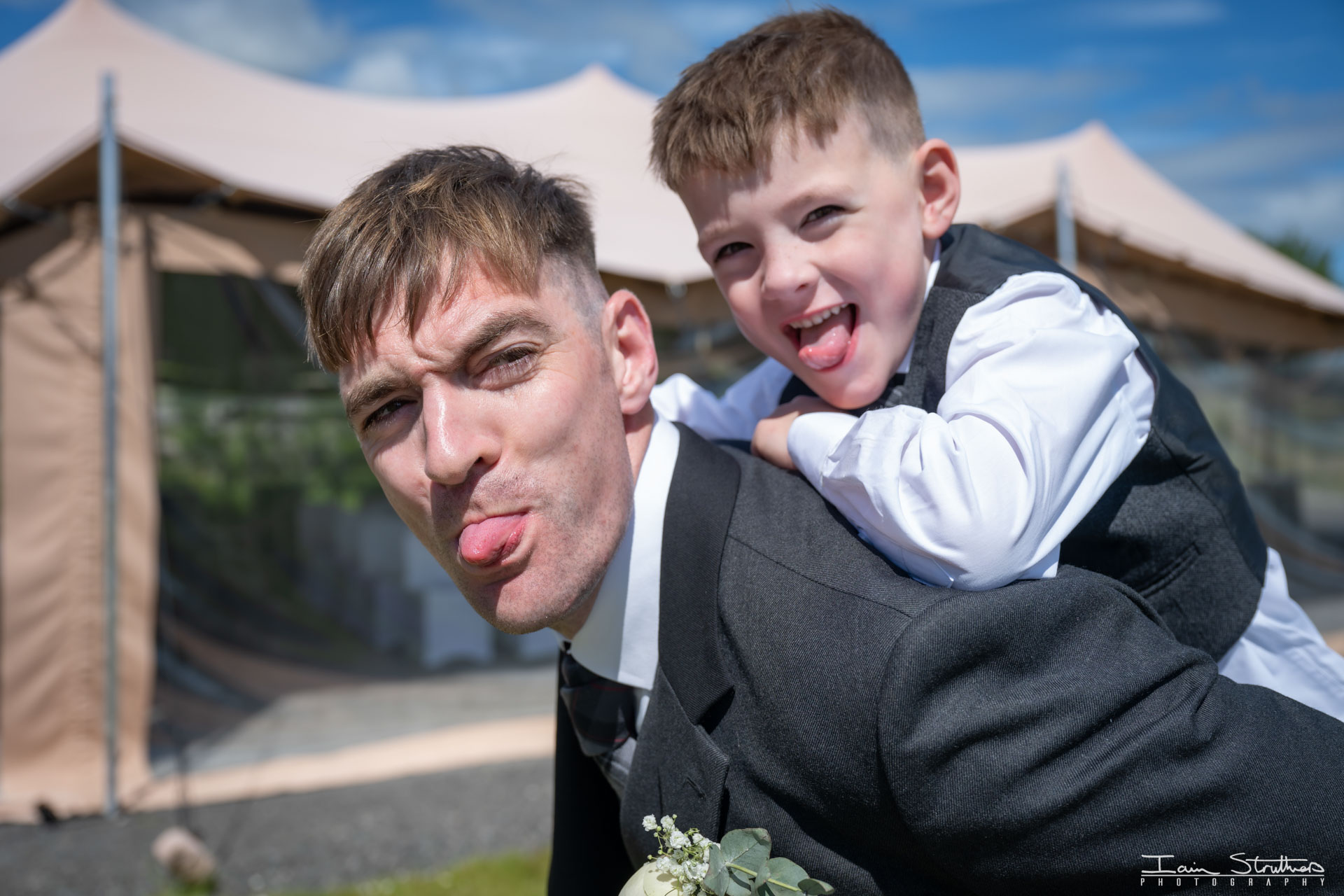 Emma & Jimmy wedding photograph 21