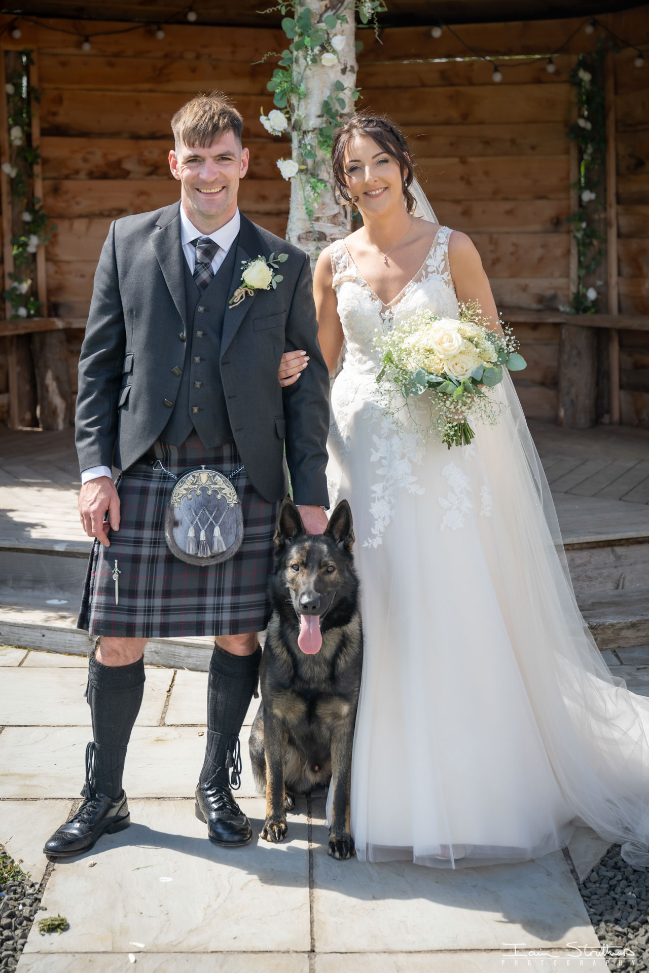 Emma & Jimmy wedding photograph 23