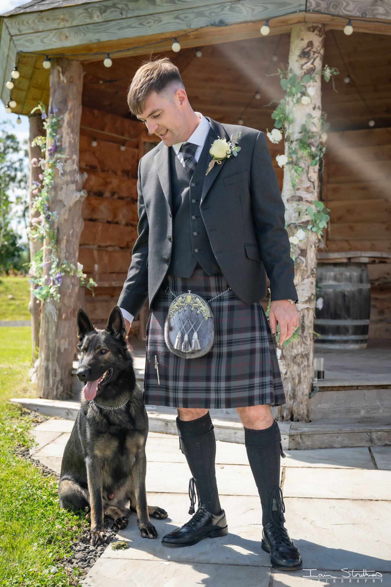 Emma & Jimmy wedding photograph 25