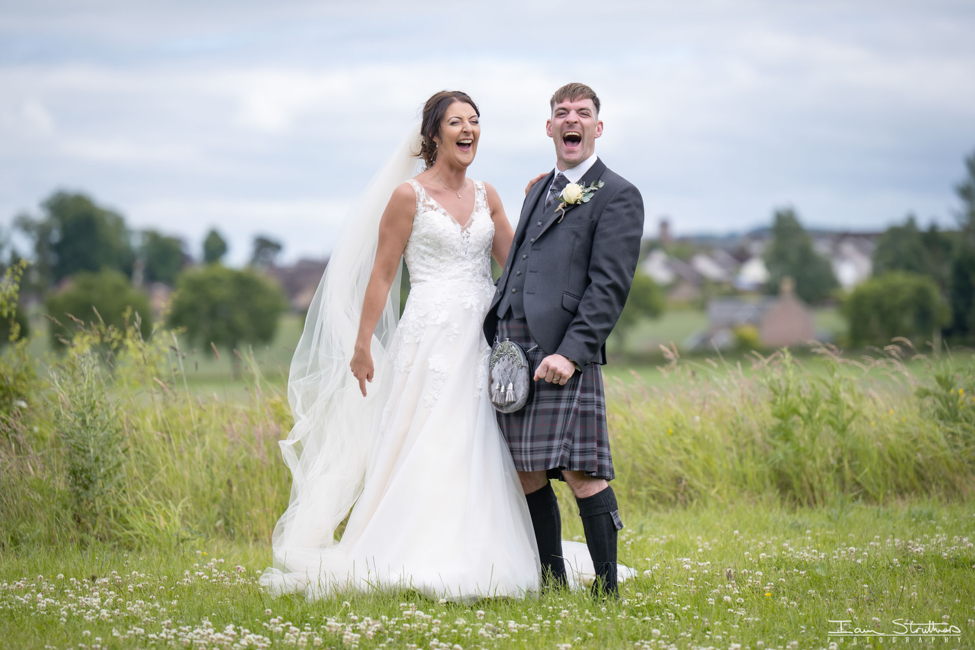 Emma & Jimmy wedding photograph 32