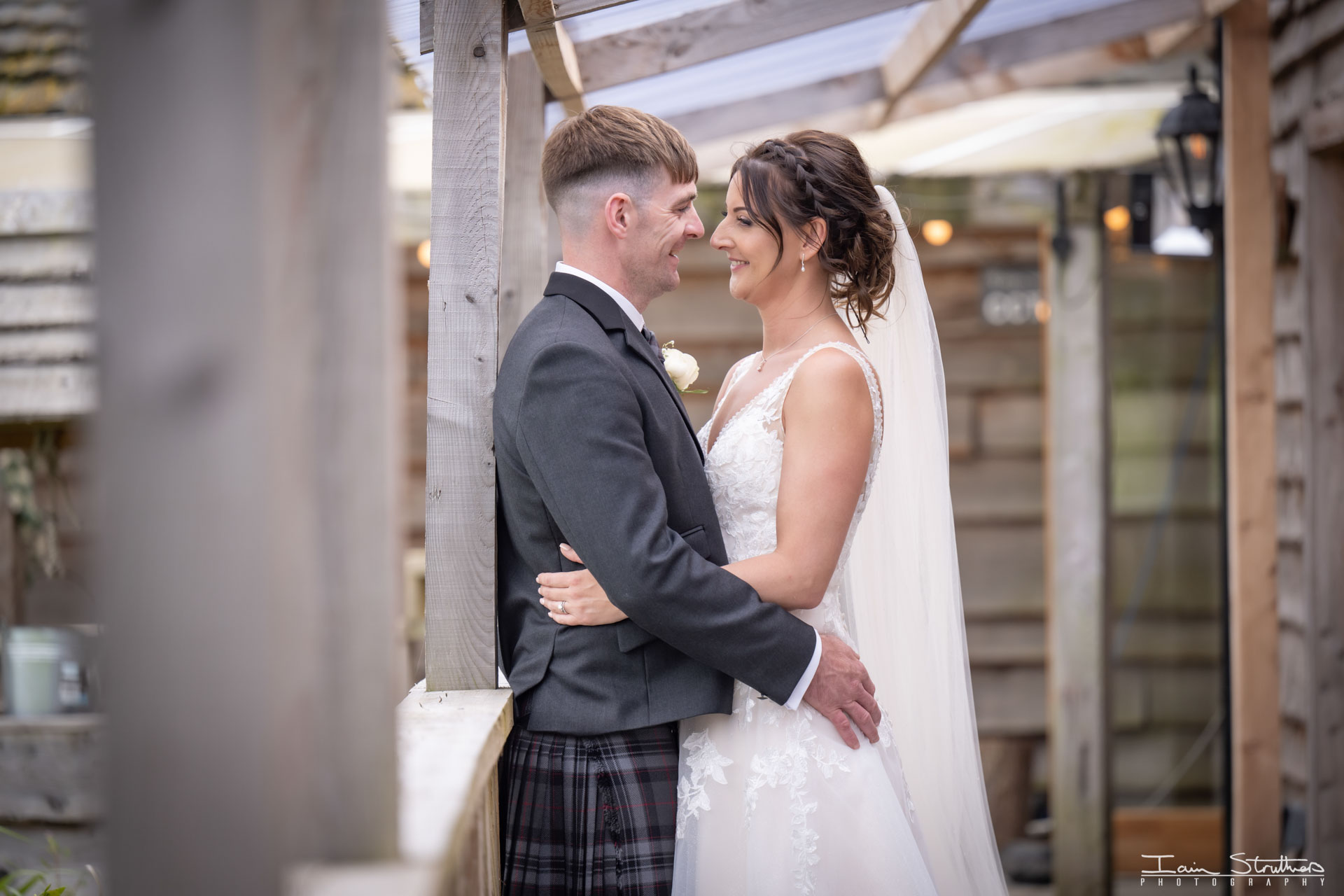 Emma & Jimmy wedding photograph 35