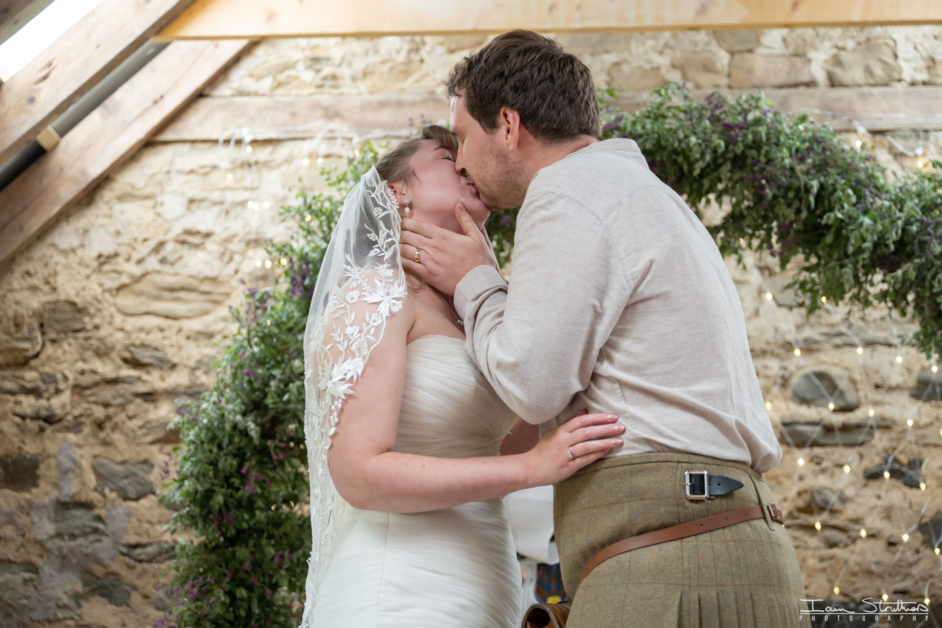 Helen & Sam wedding photograph 25