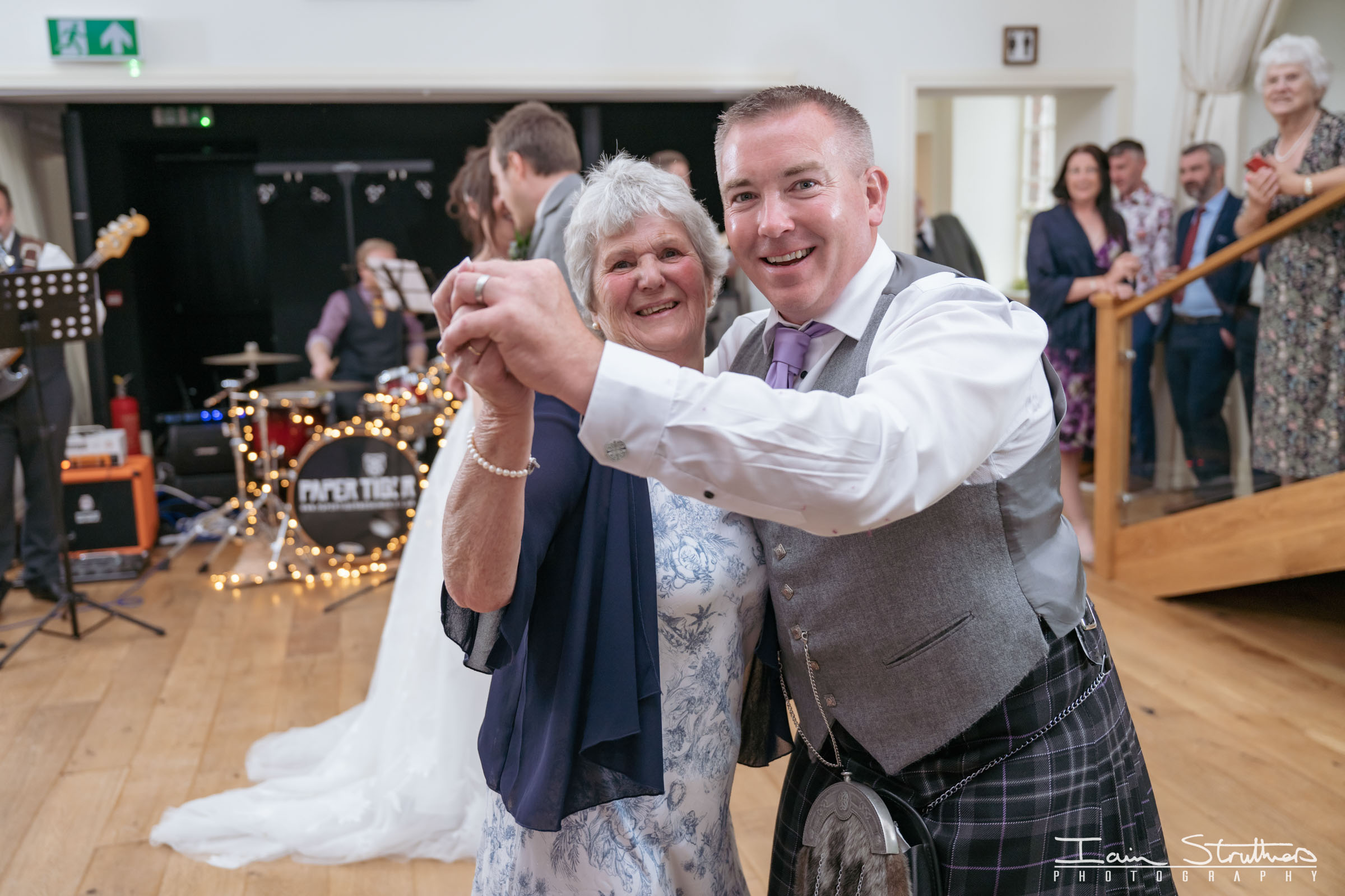 Louise & Andrew wedding photograph 54