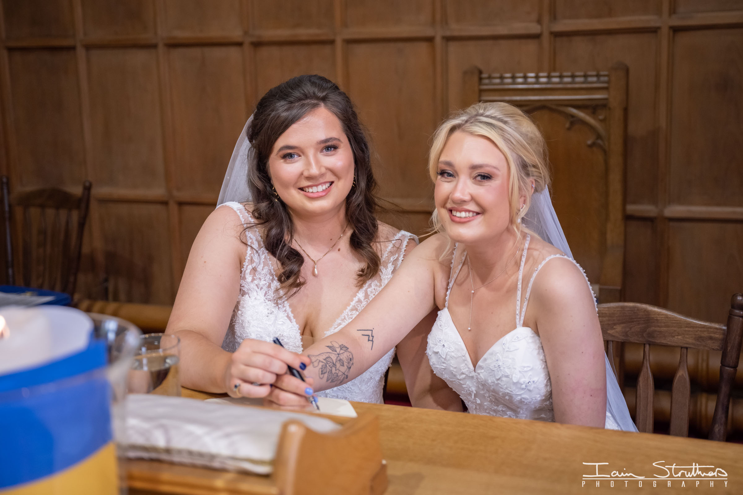 Laura & Lauren wedding photograph 12