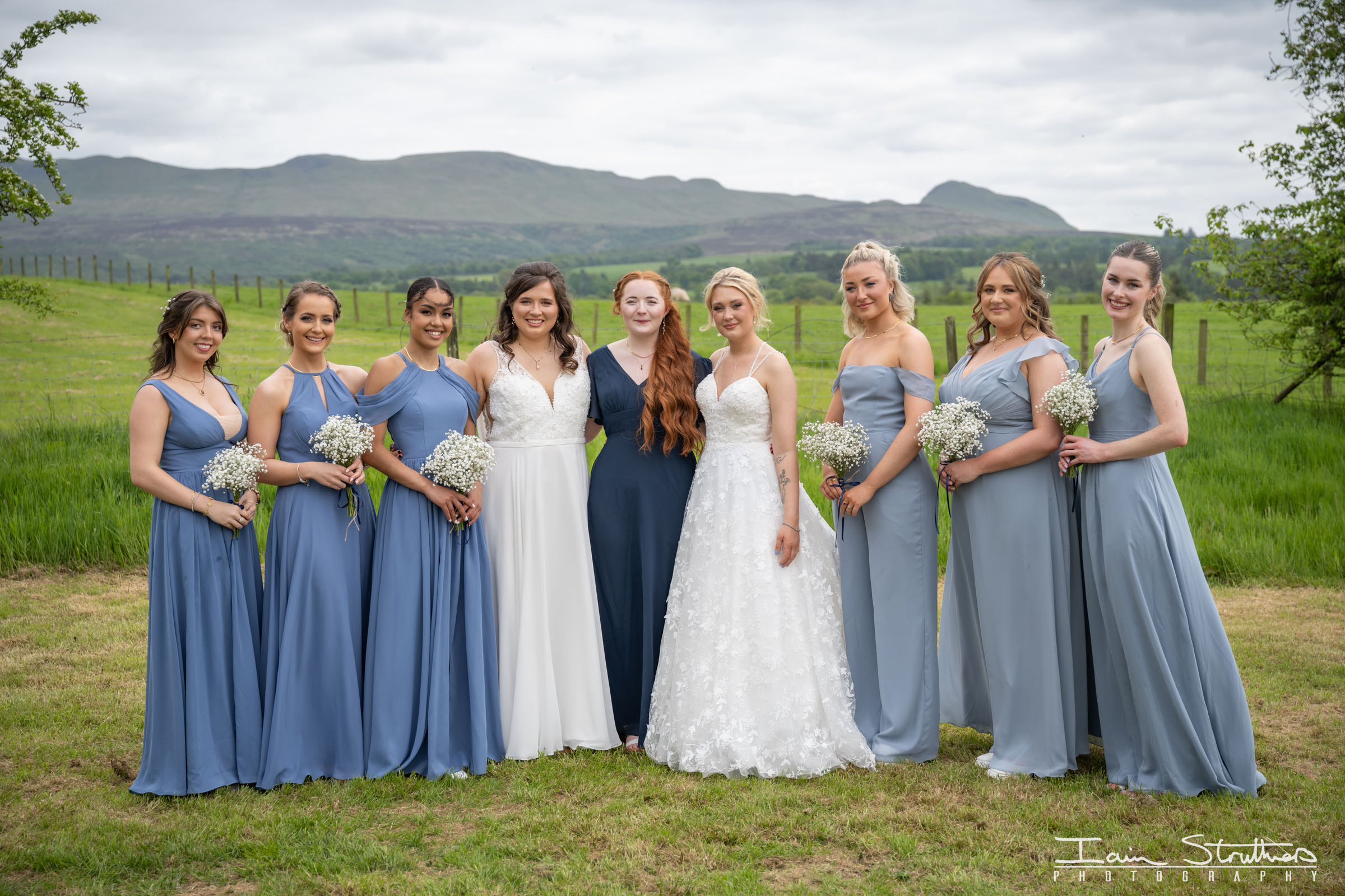 Laura & Lauren wedding photograph 32