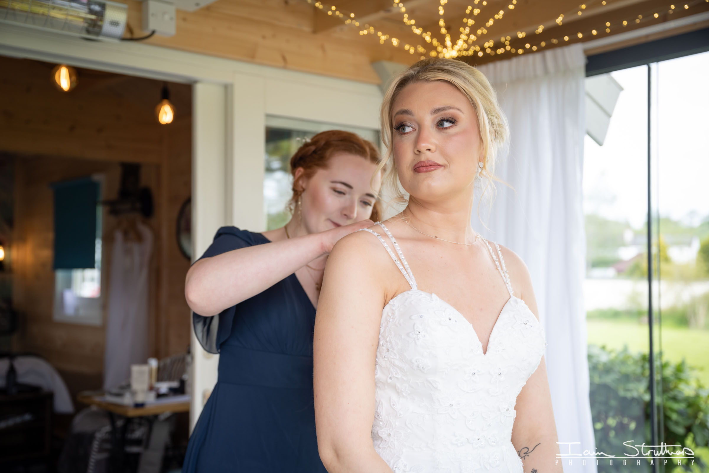 Laura & Lauren wedding photograph 3