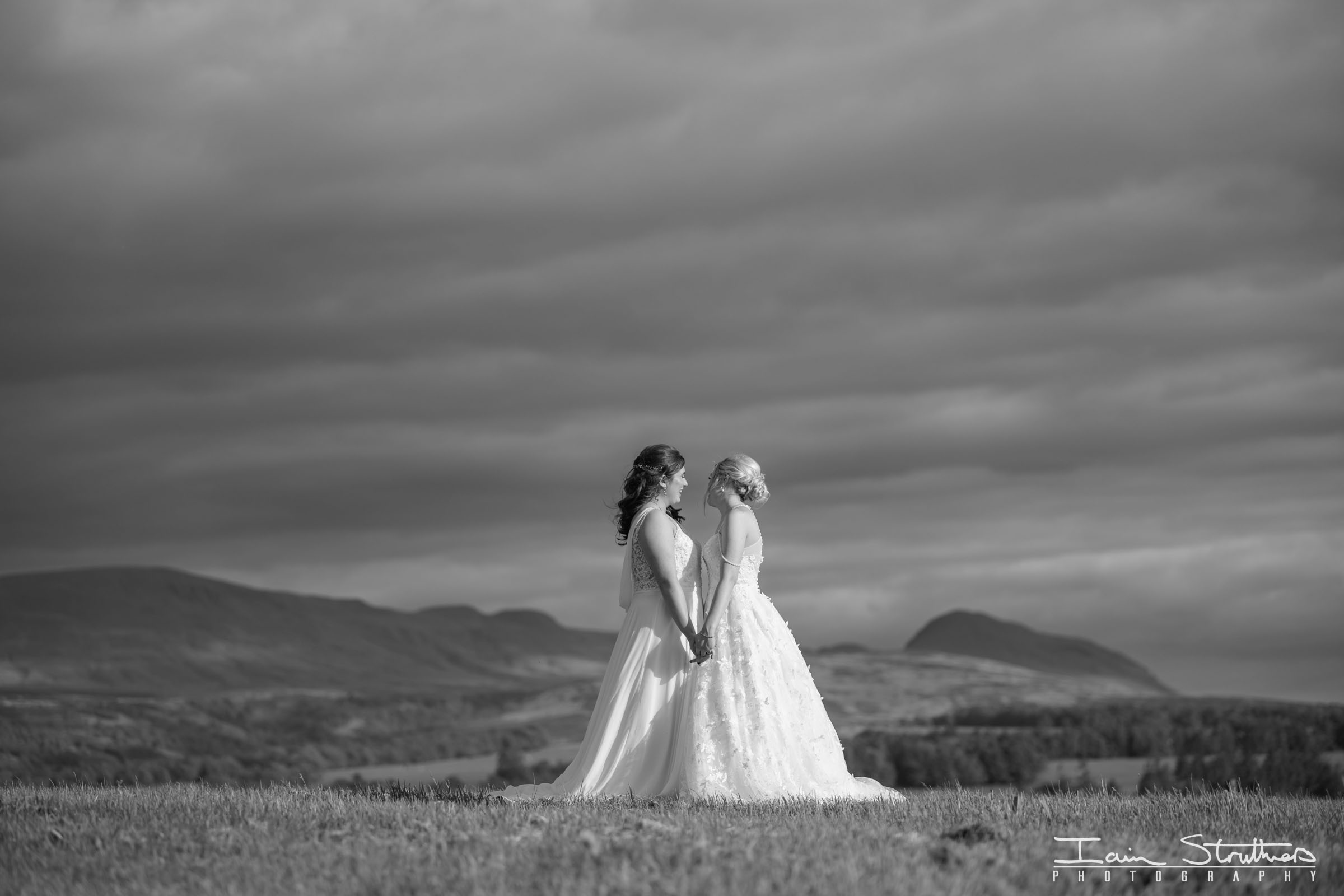Laura & Lauren wedding photograph 51