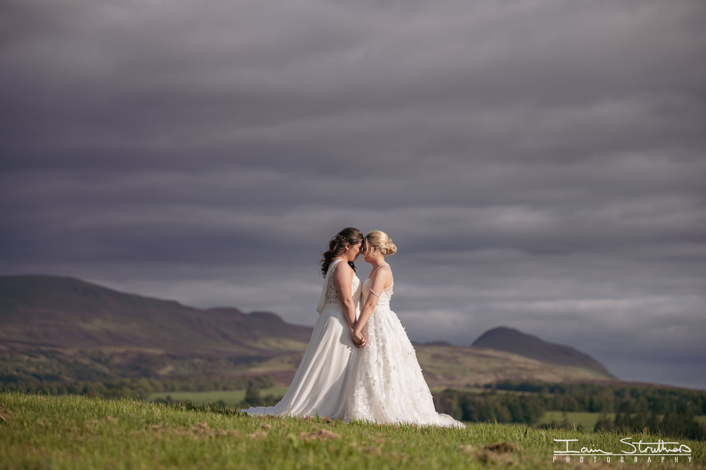 Laura & Lauren wedding photograph 52