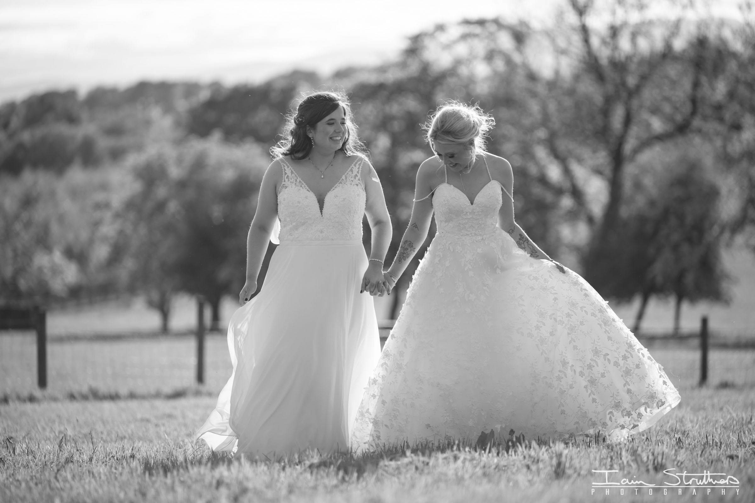 Laura & Lauren wedding photograph 56