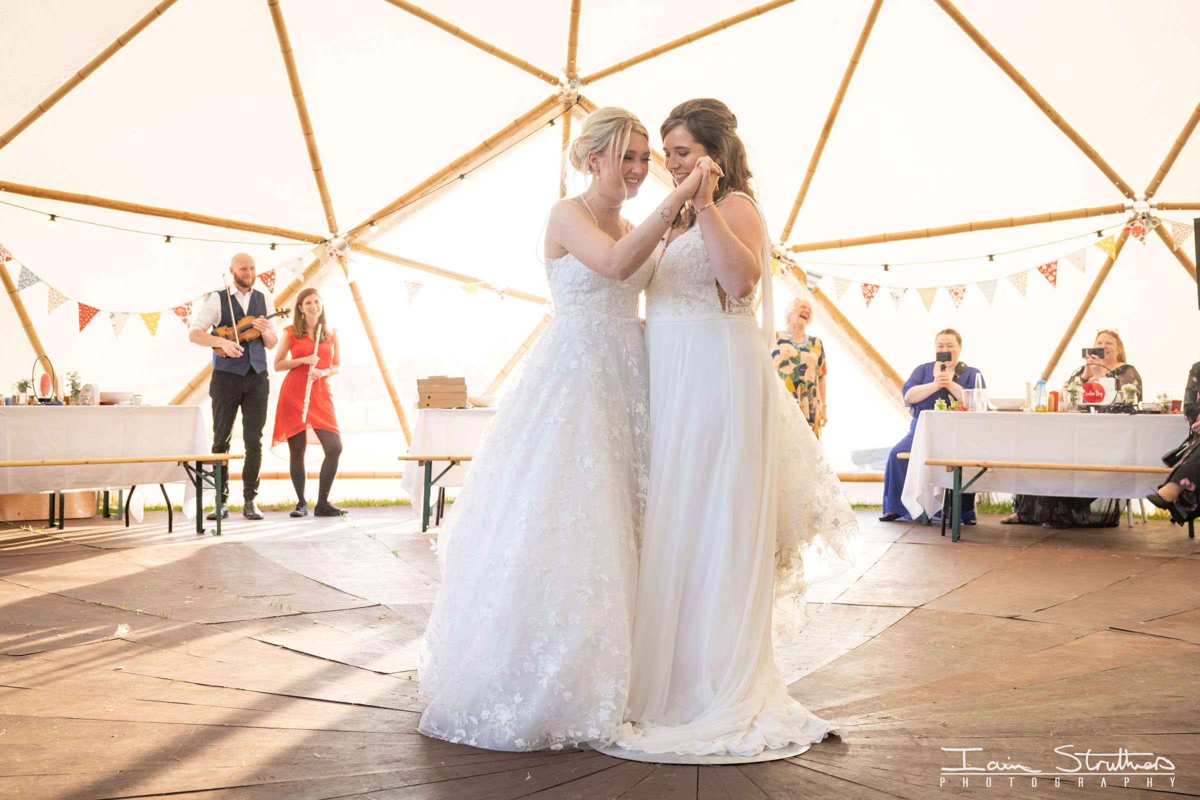 Laura & Lauren wedding photograph 57