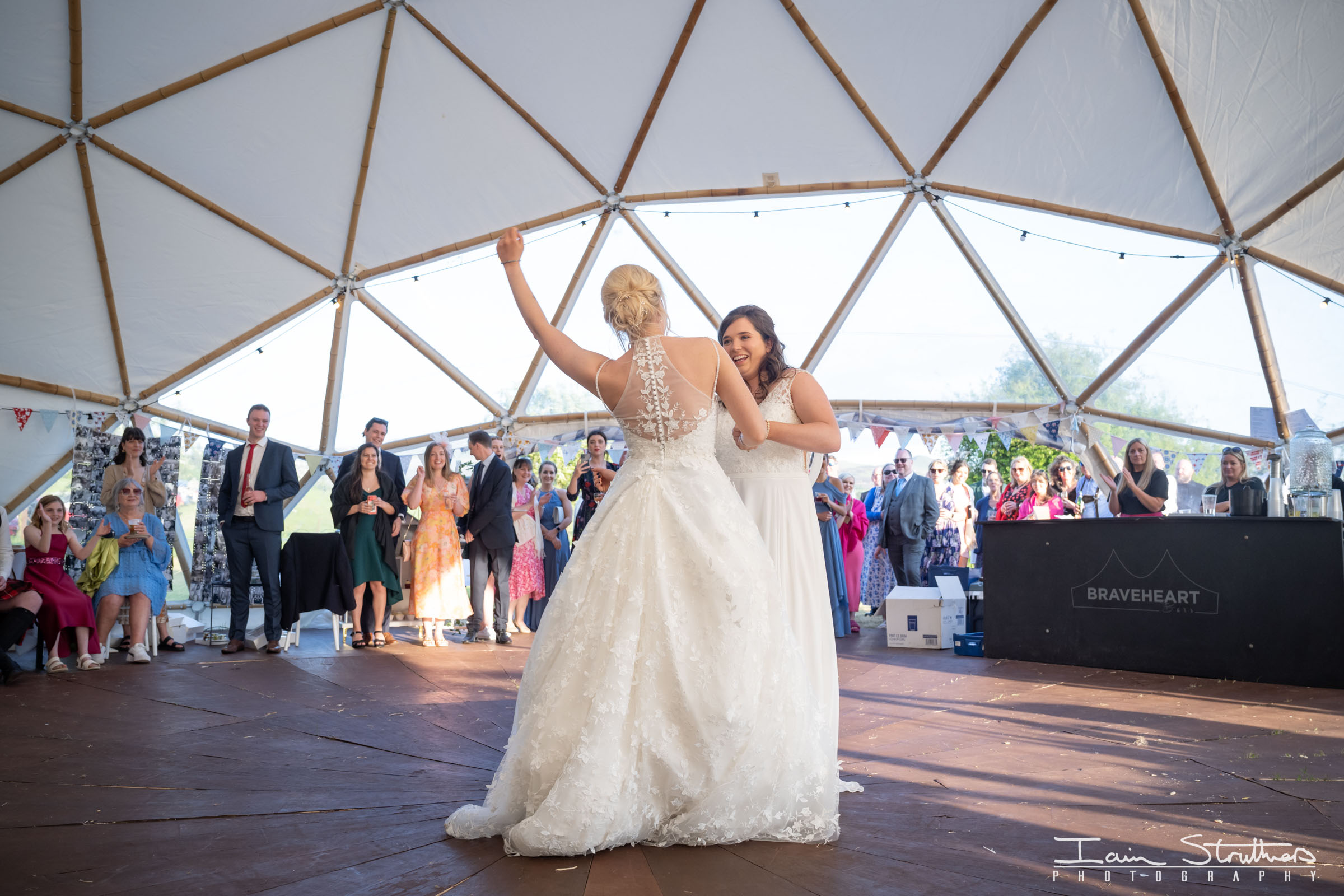 Laura & Lauren wedding photograph 58
