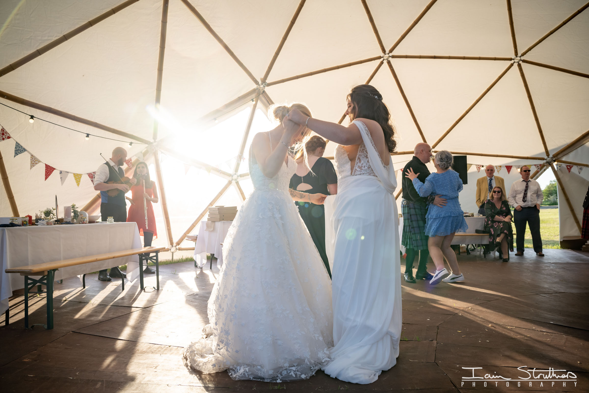 Laura & Lauren wedding photograph 60