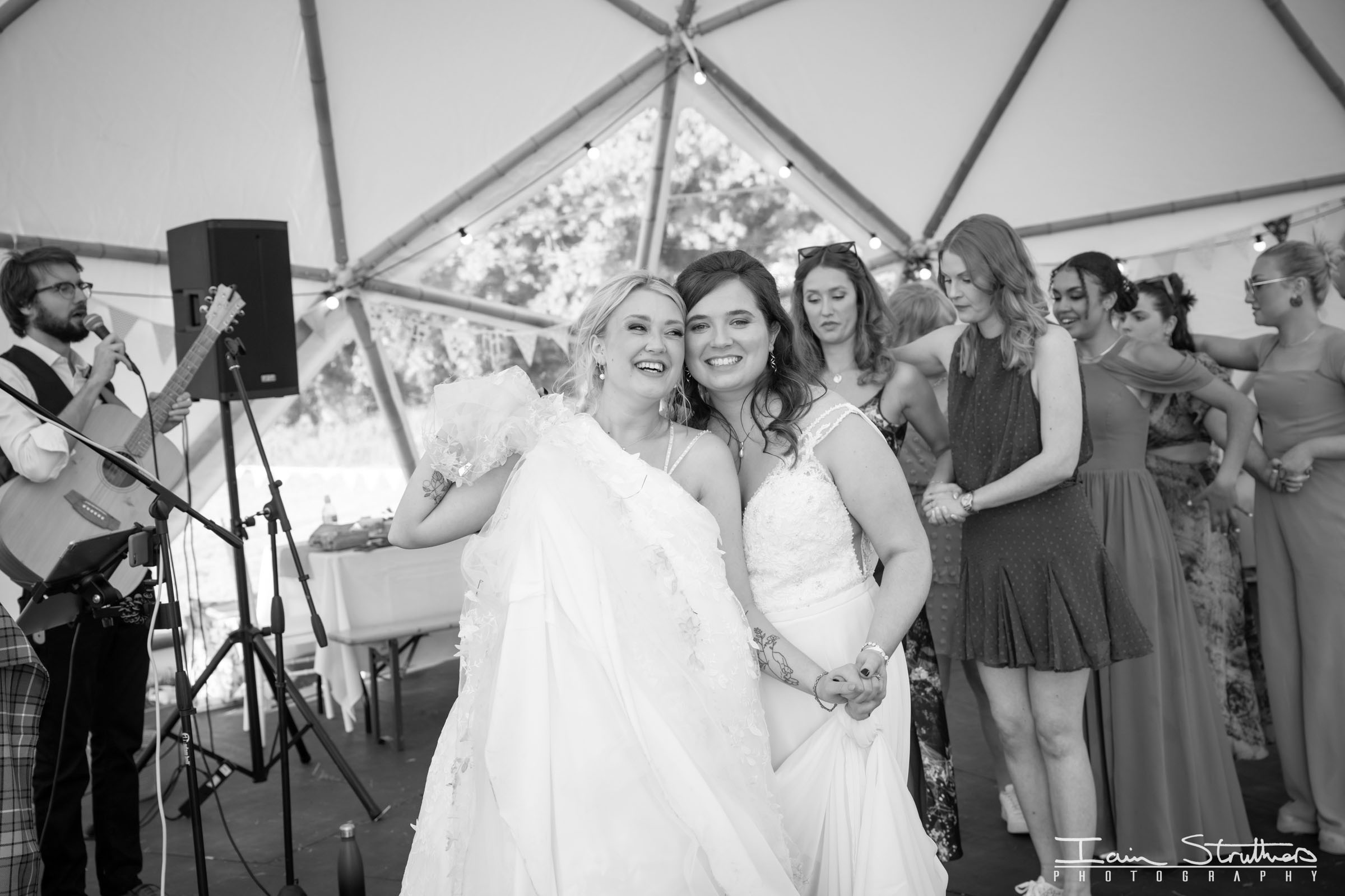 Laura & Lauren wedding photograph 61