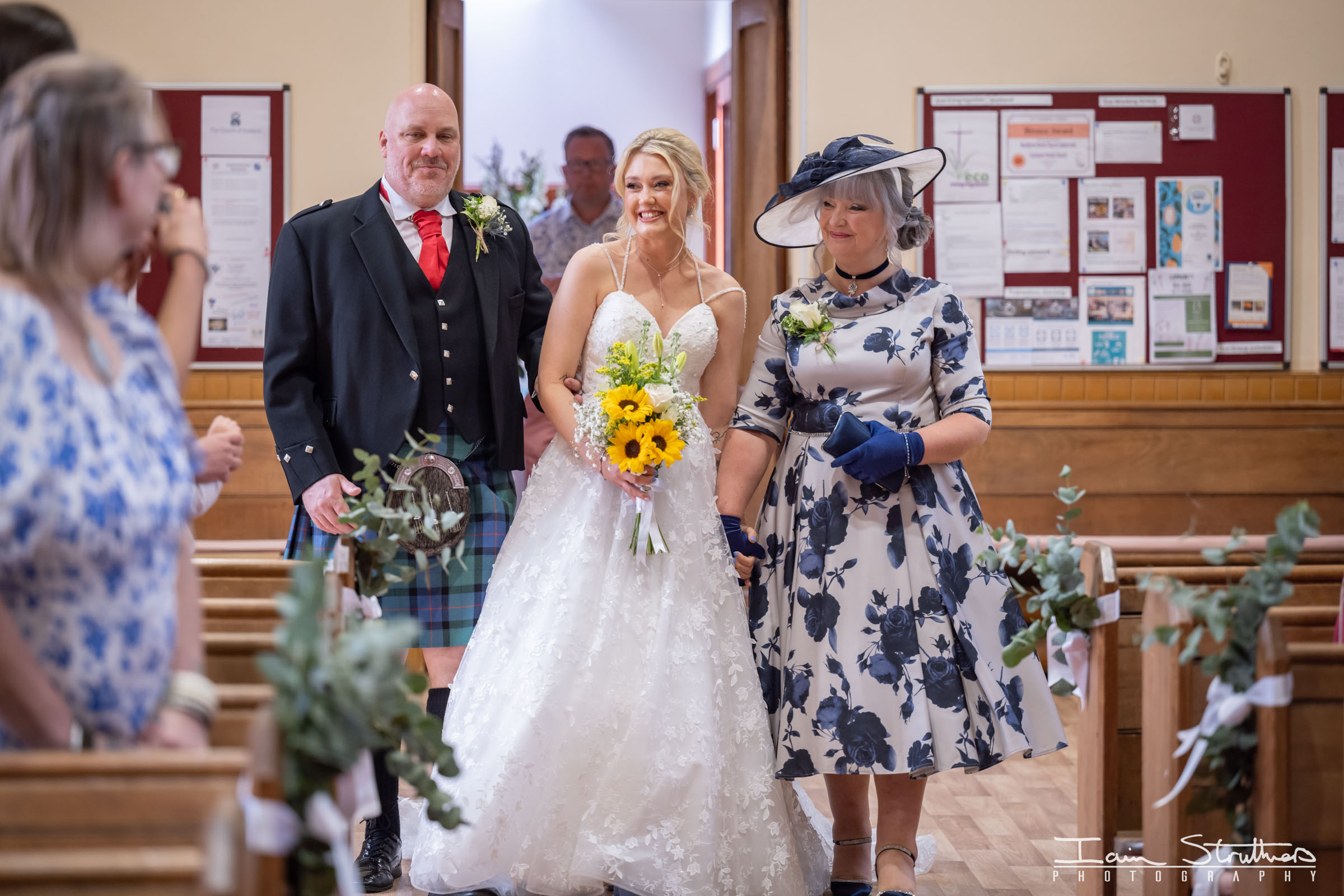 Laura & Lauren wedding photograph 8