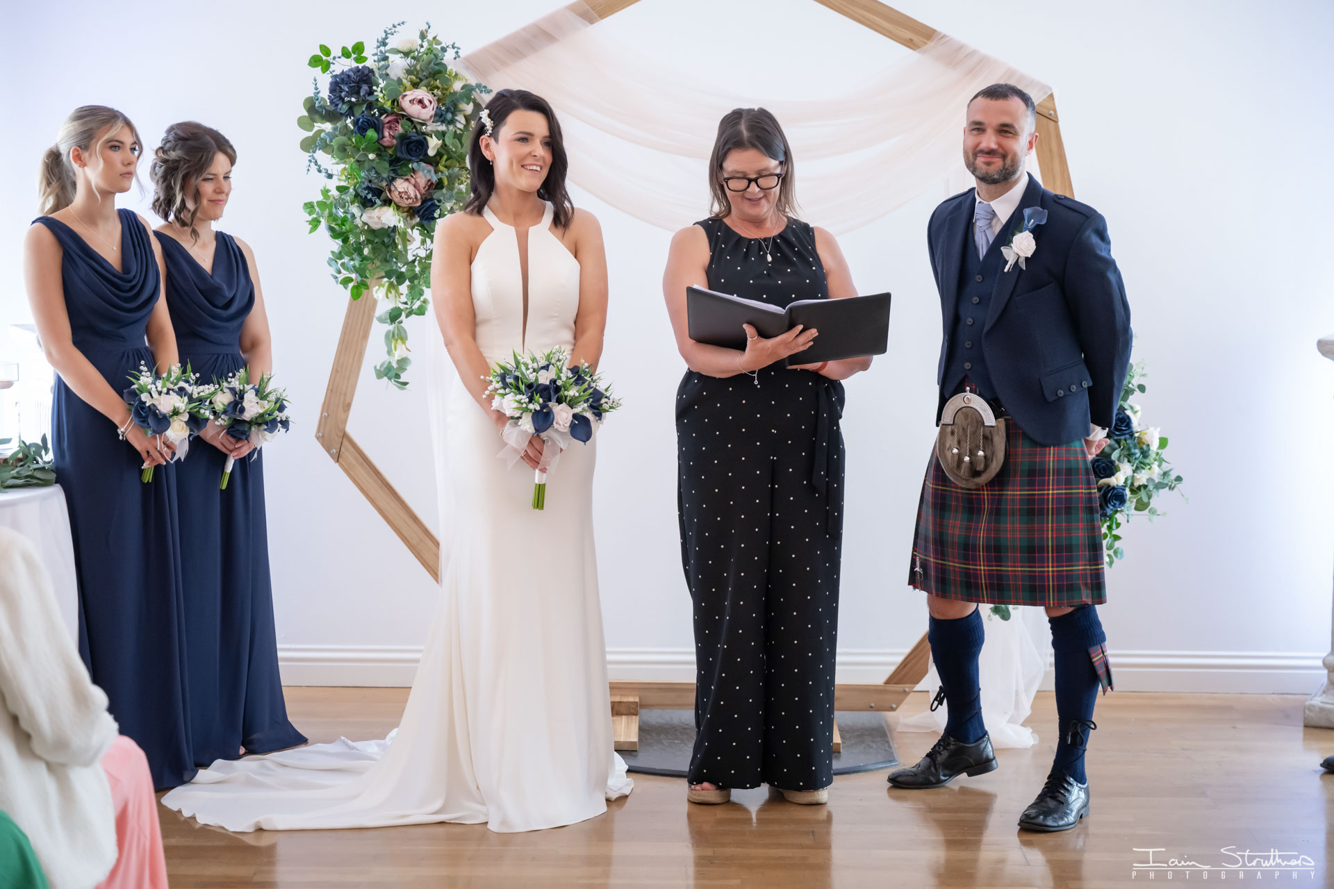 Laura & Neil wedding photograph 18