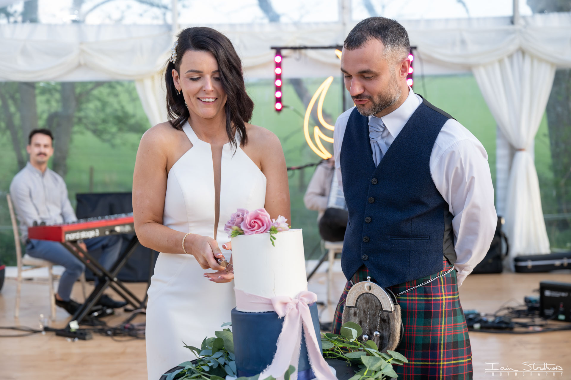Laura & Neil wedding photograph 48