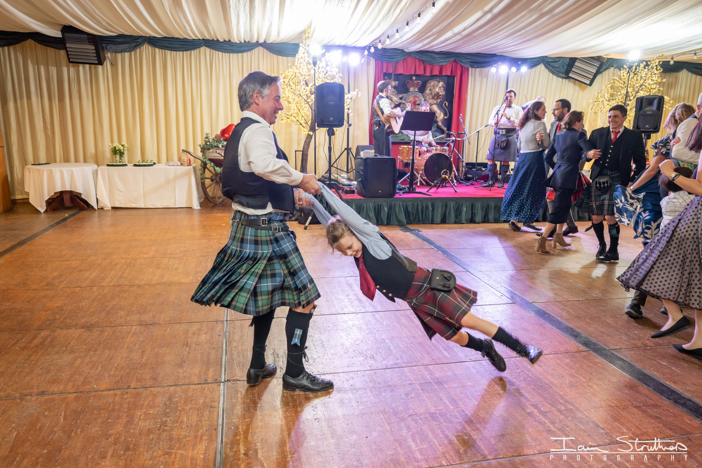 Miriam & Ruaraidh wedding photograph 103