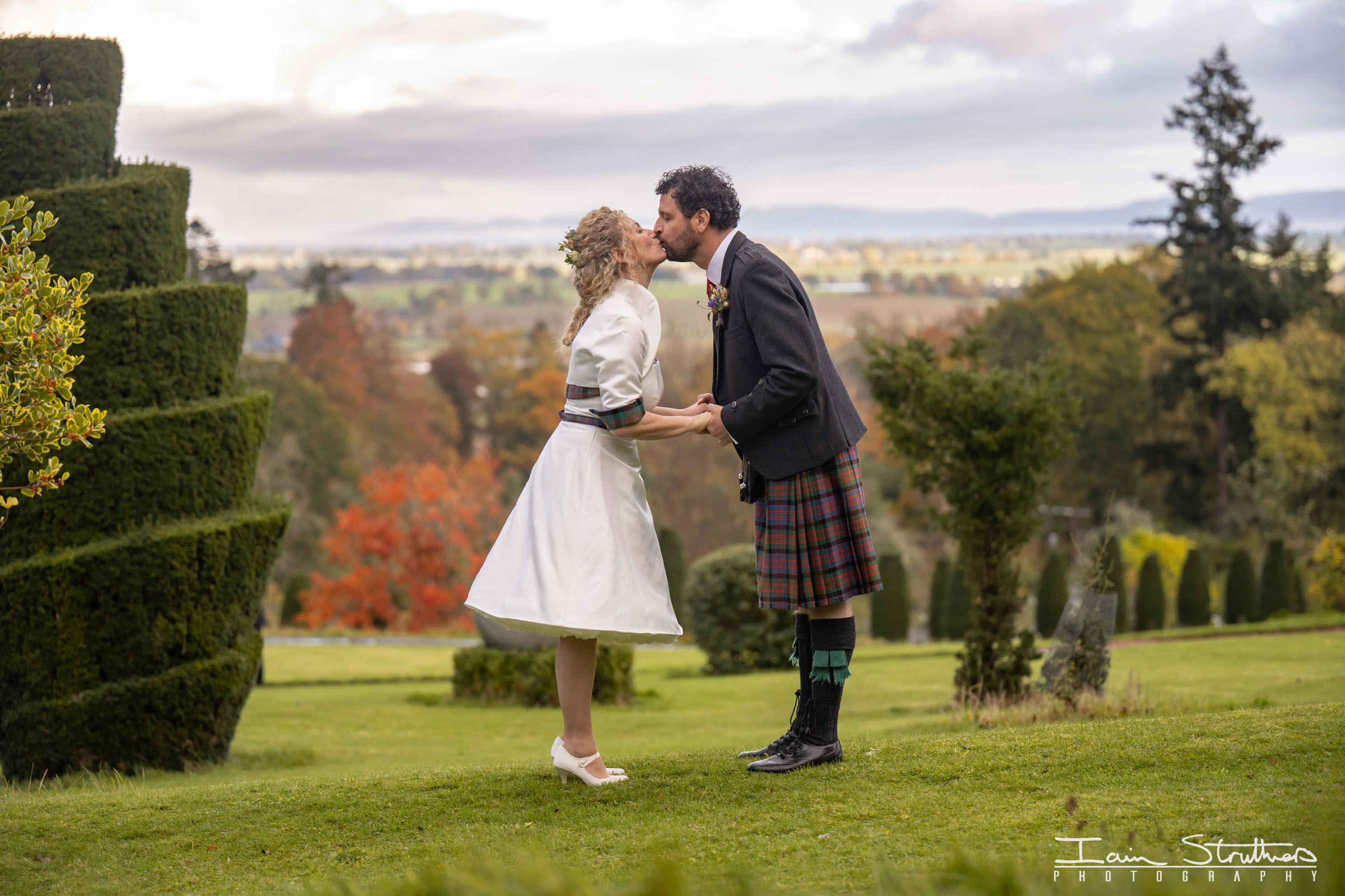 Miriam & Ruaraidh wedding photograph 57