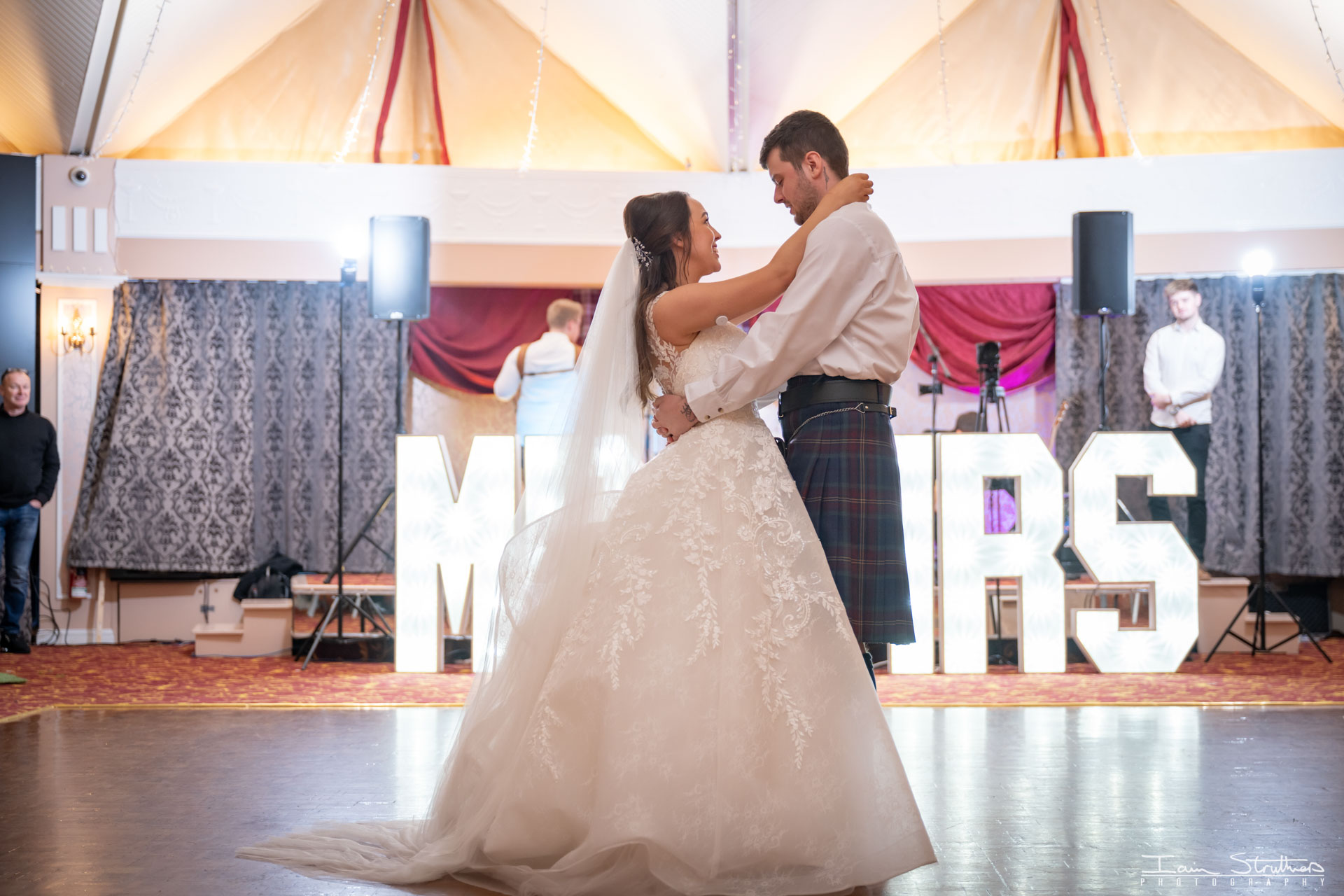 Rachel & Max wedding photograph 59