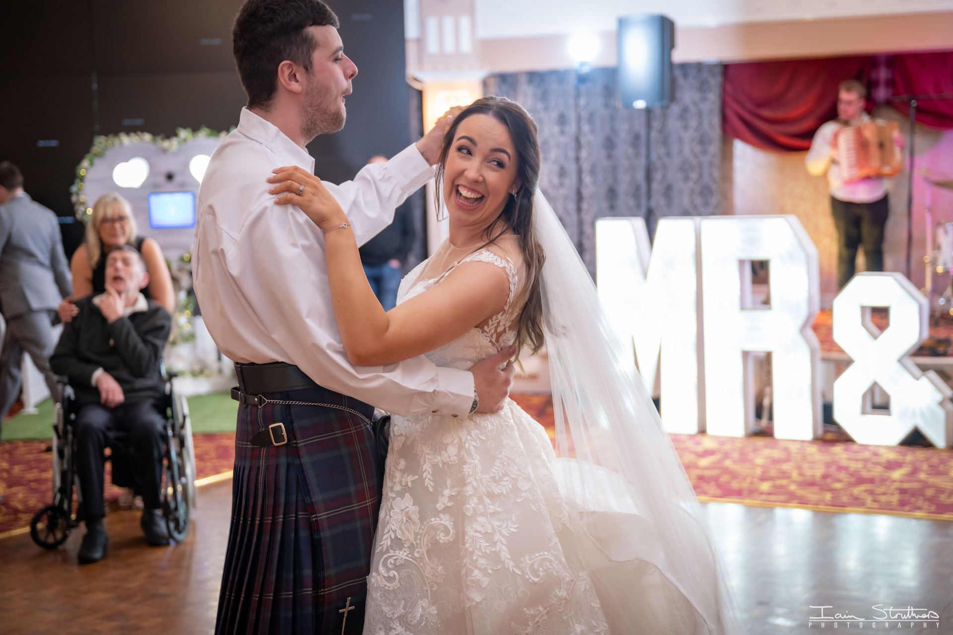 Rachel & Max wedding photograph 60