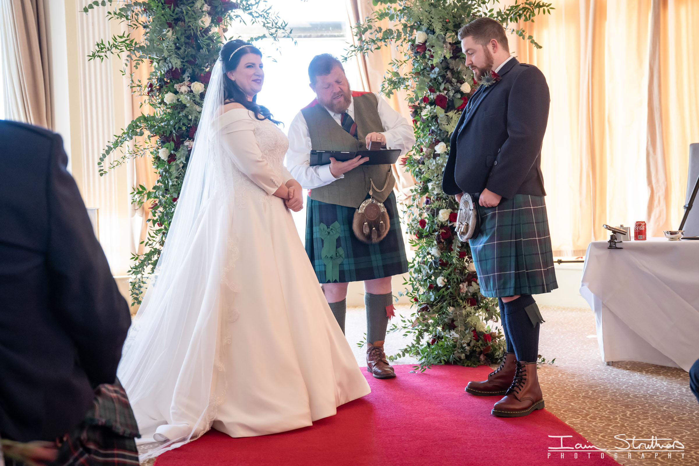 Robyn & Daniel wedding photograph 17
