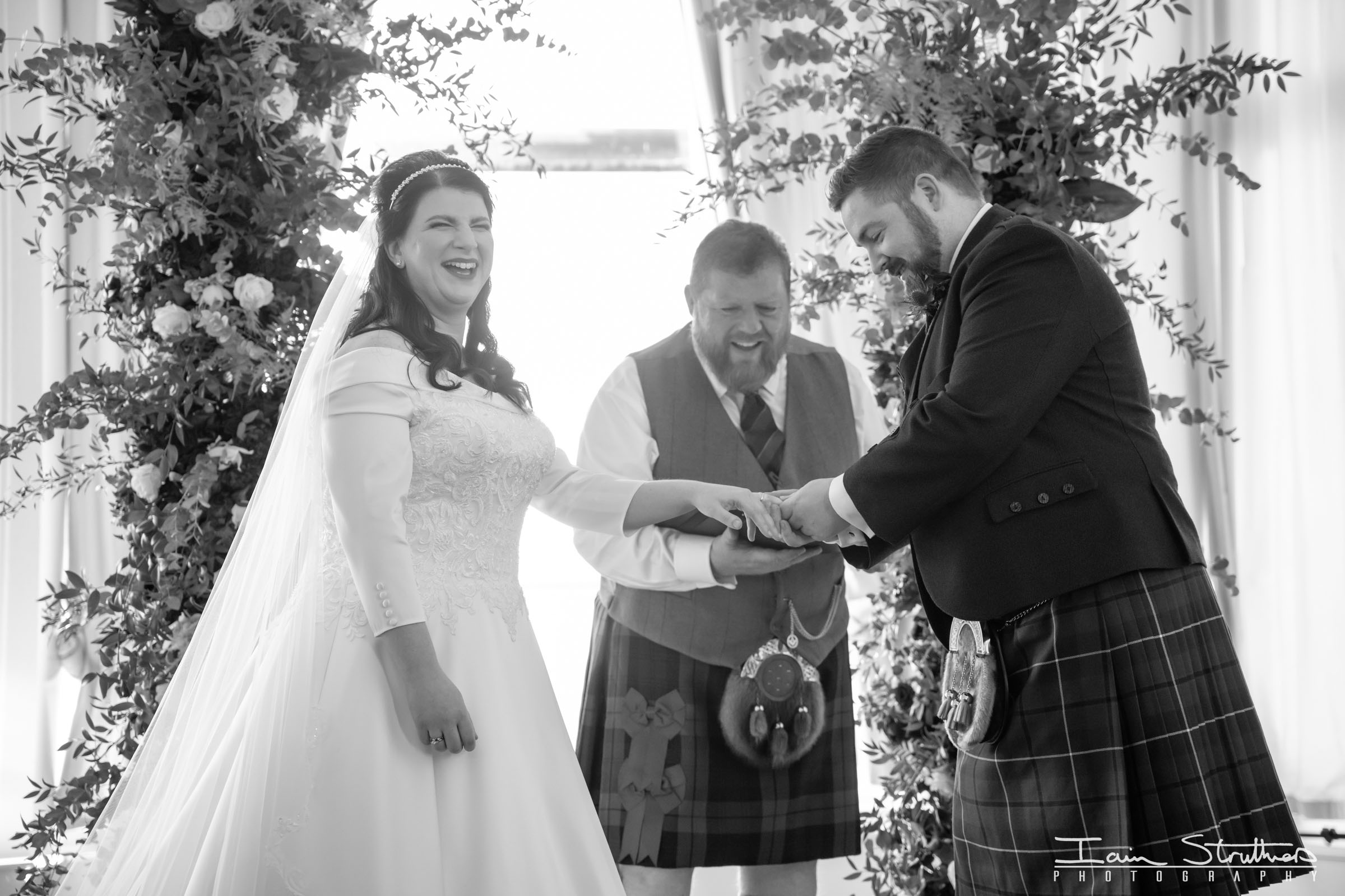Robyn & Daniel wedding photograph 18