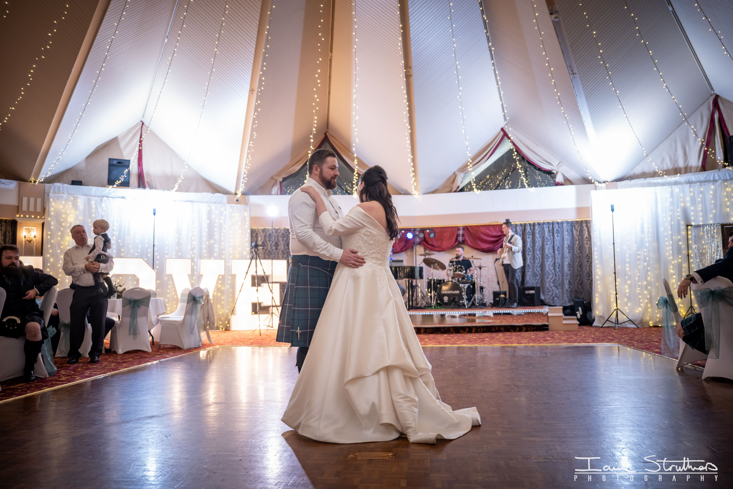 Robyn & Daniel wedding photograph 64