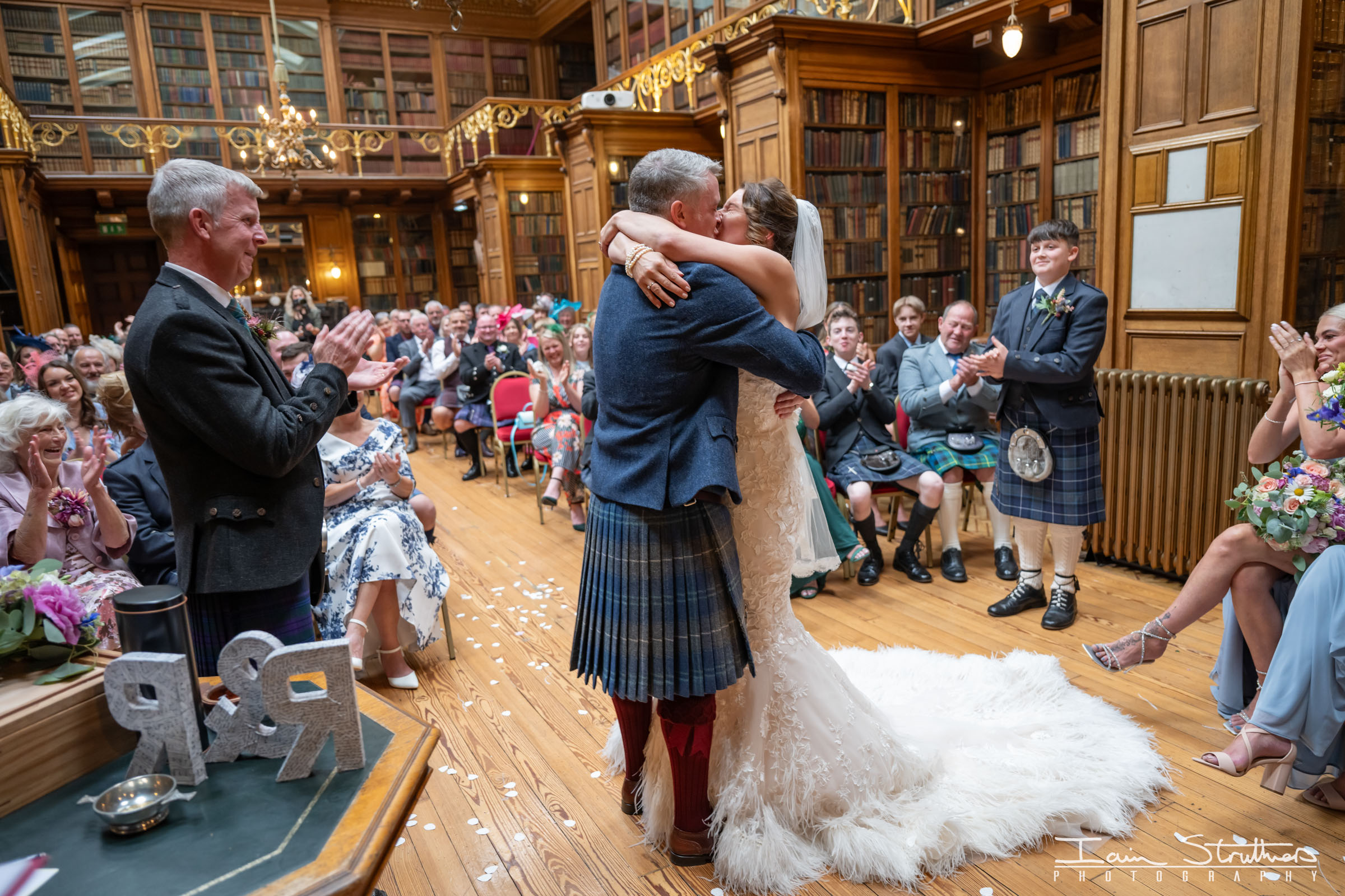 Rona & Ross wedding photograph 23