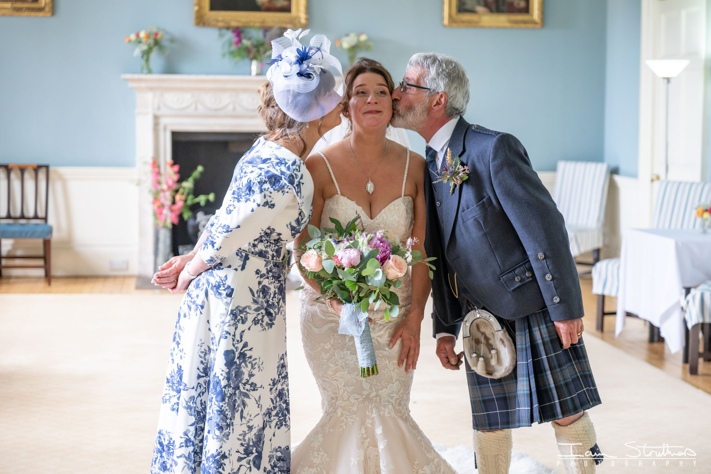 Rona & Ross wedding photograph 7