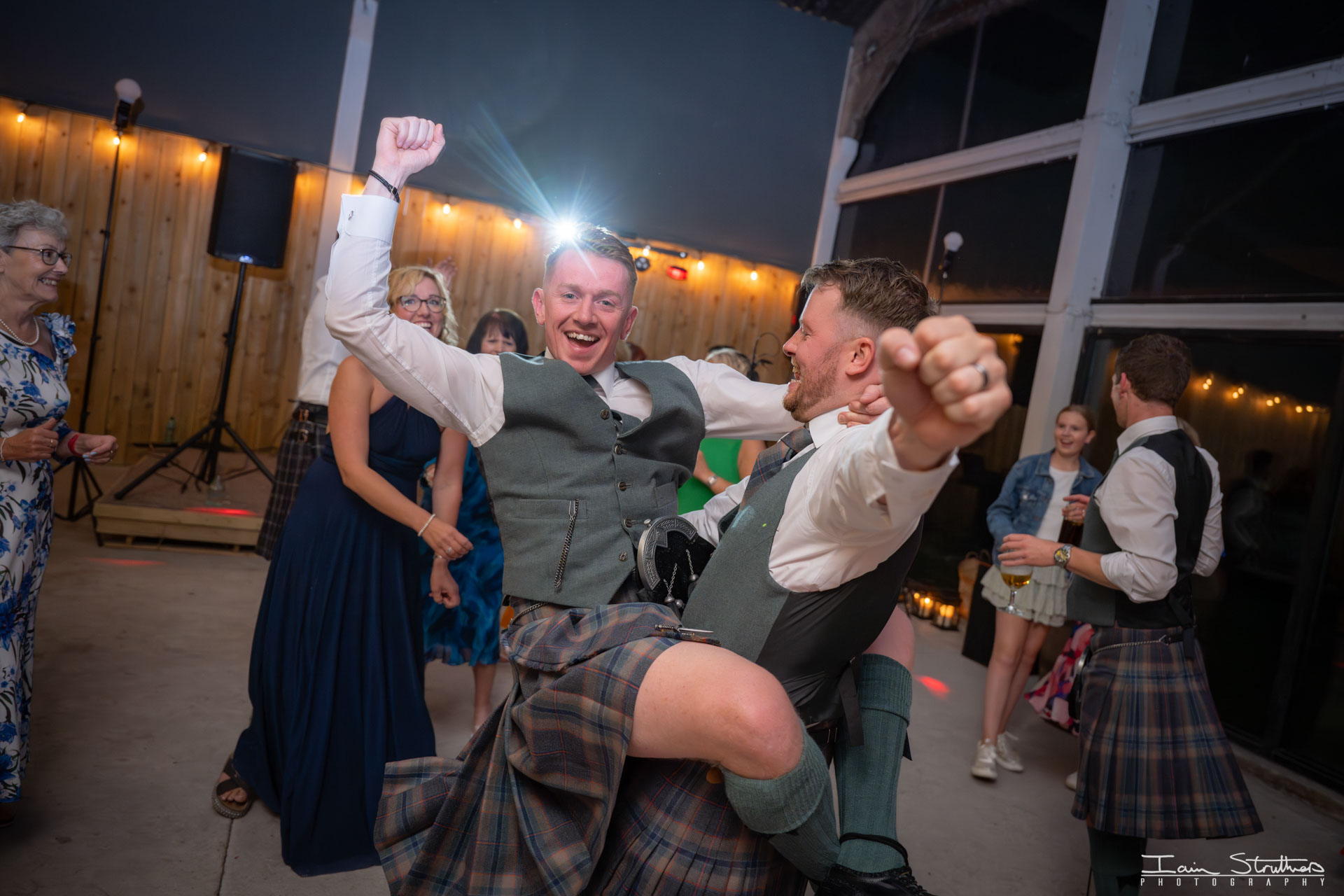 Roy & Adriene wedding photograph 67